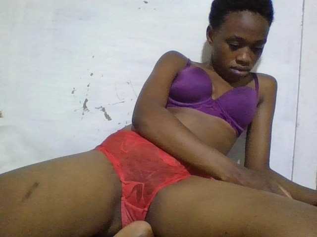 Blackberry83 live cam on BongaCams