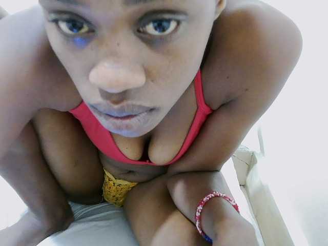 Blackberry83 live cam on BongaCams