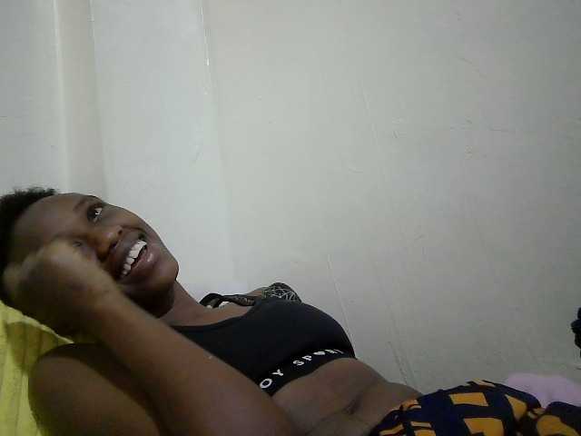 Blackberry83 live cam on BongaCams