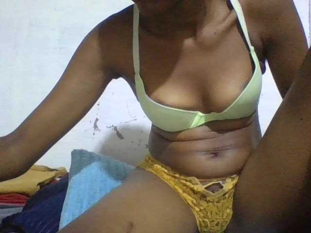 Blackberry83 live cam on BongaCams