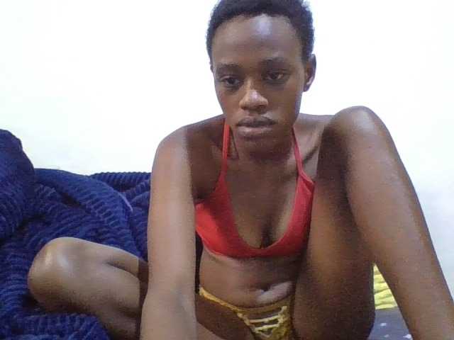 Blackberry83 live cam on BongaCams