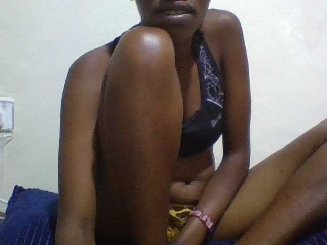 Blackberry83 live cam on BongaCams