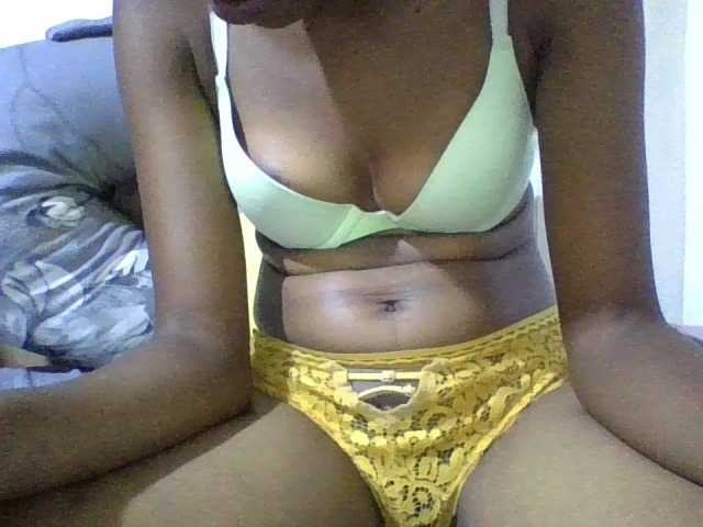 Blackberry83 live cam on BongaCams