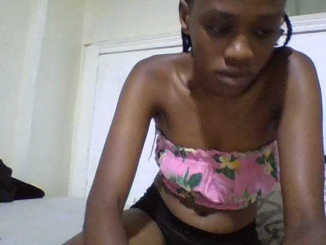 Blackberry83, en directo ahora en BongaCams