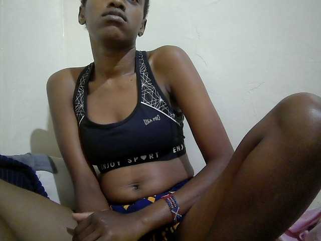 Blackberry83 live cam on BongaCams