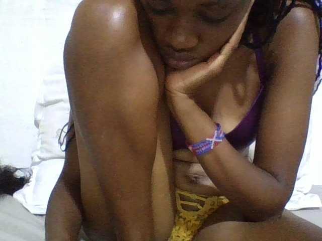 Blackberry83 live cam on BongaCams