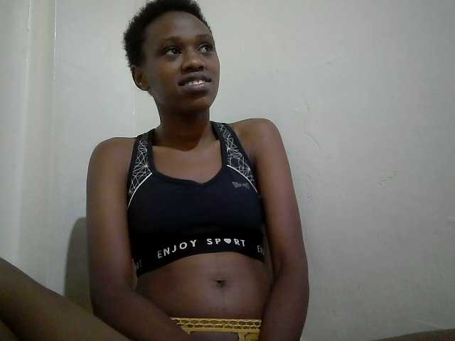Blackberry83 live cam on BongaCams