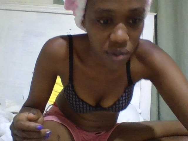 Blackberry83 live cam on BongaCams