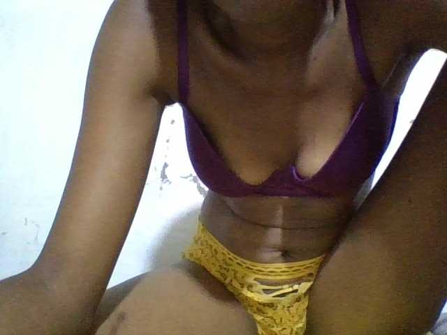 Blackberry83 live cam on BongaCams