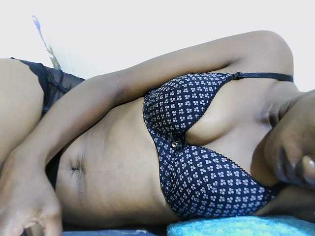 Blackberry83 live cam on BongaCams