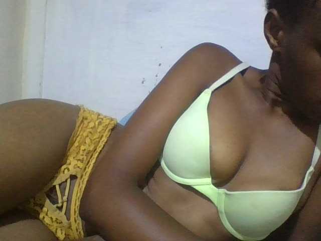 Blackberry83 live cam on BongaCams