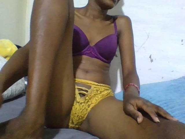 Blackberry83 live cam on BongaCams