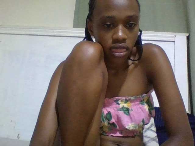 Blackberry83 live cam on BongaCams