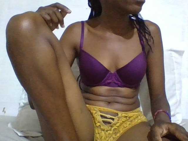Blackberry83 live cam on BongaCams