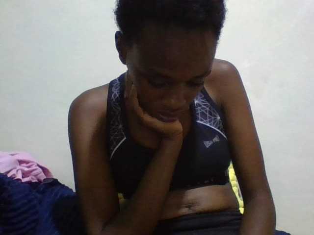 Blackberry83 live cam on BongaCams