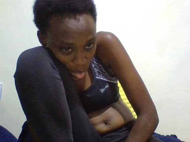 Blackberry83 live cam on BongaCams