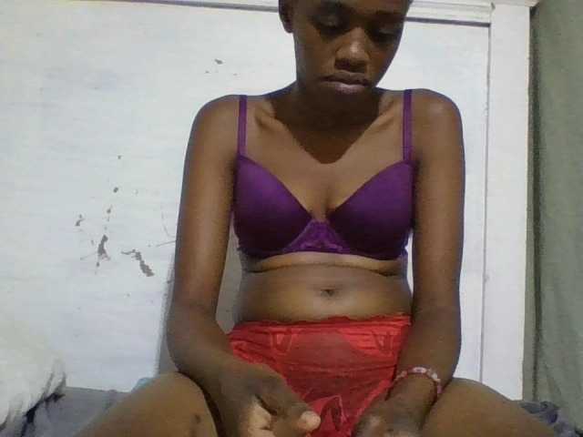 Blackberry83 live cam on BongaCams
