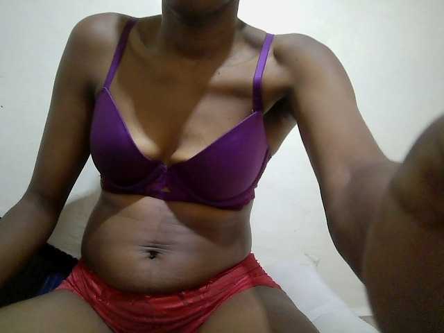Blackberry83 live cam on BongaCams