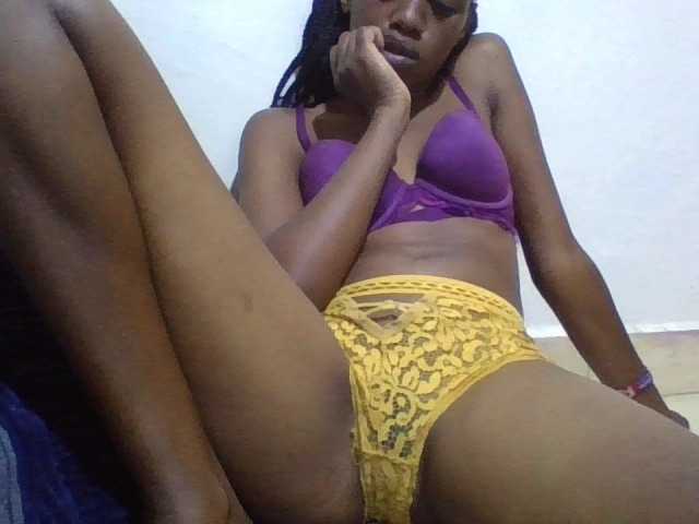 Blackberry83 live cam on BongaCams