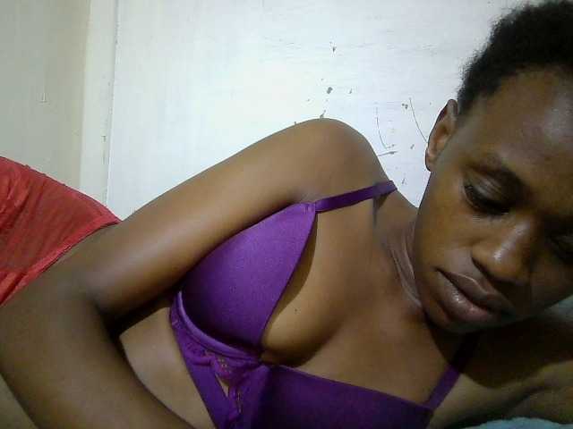 Blackberry83 live cam on BongaCams