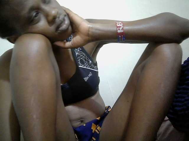 Blackberry83 live cam on BongaCams