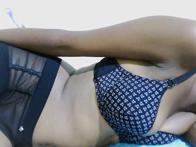 Blackberry83 live cam on BongaCams
