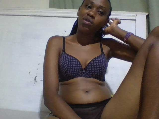 Blackberry83 live cam on BongaCams