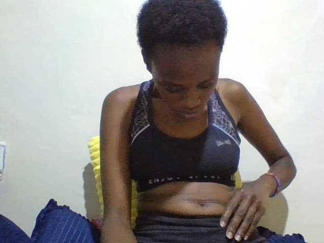 Blackberry83 live cam on BongaCams