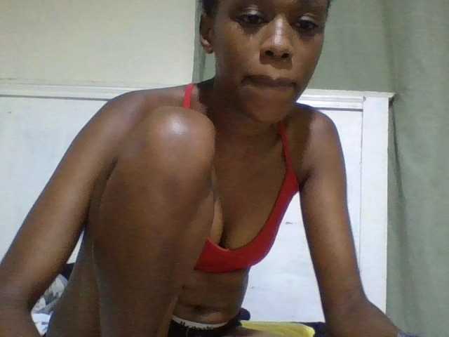 Blackberry83 live cam on BongaCams