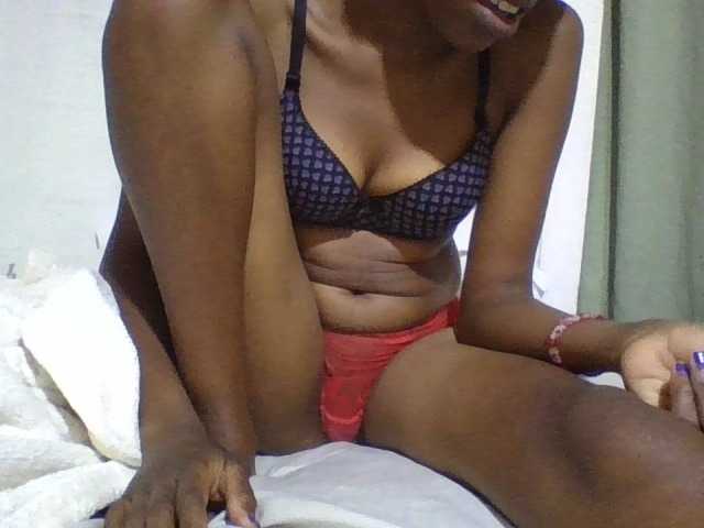 Blackberry83 live cam on BongaCams