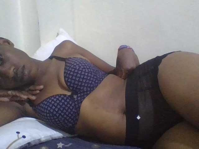 Blackberry83 live cam on BongaCams