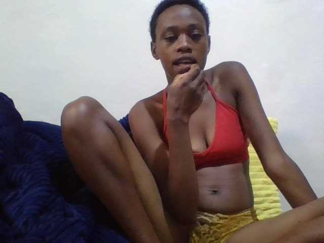 Blackberry83 live cam on BongaCams