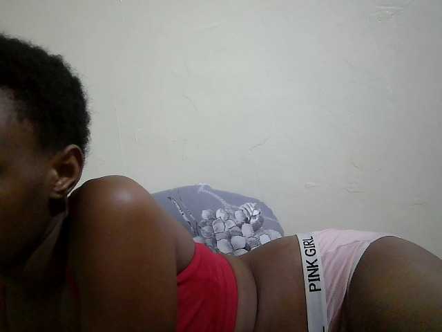 Blackberry83 live cam on BongaCams