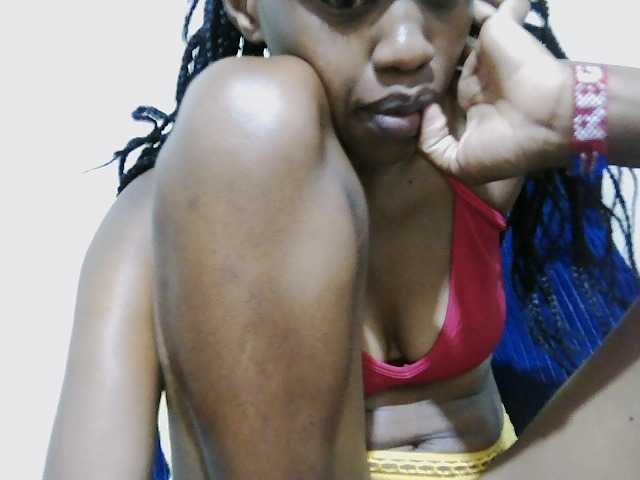 Blackberry83 live cam on BongaCams
