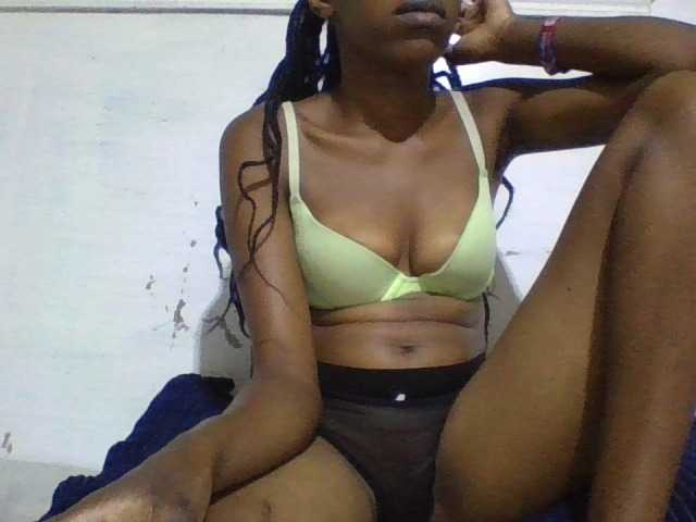 Blackberry83 live cam on BongaCams