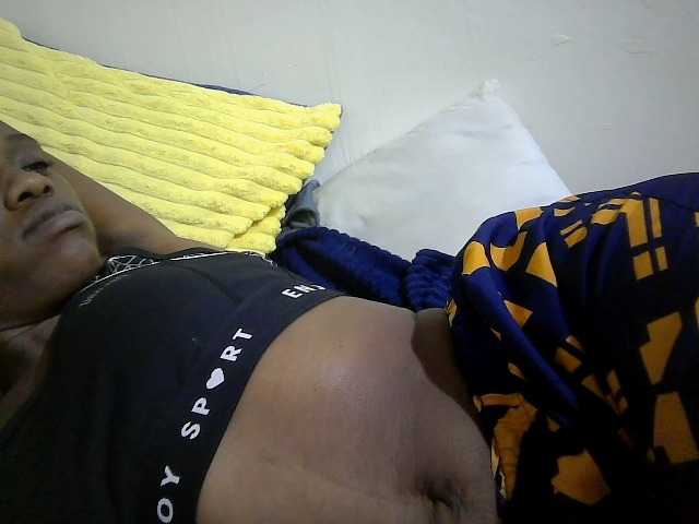 Blackberry83 live cam on BongaCams