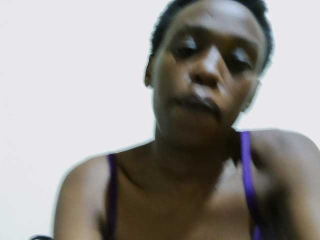 Blackberry83 live cam on BongaCams