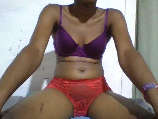 Blackberry83 live cam on BongaCams