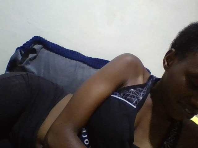 Blackberry83 live cam on BongaCams