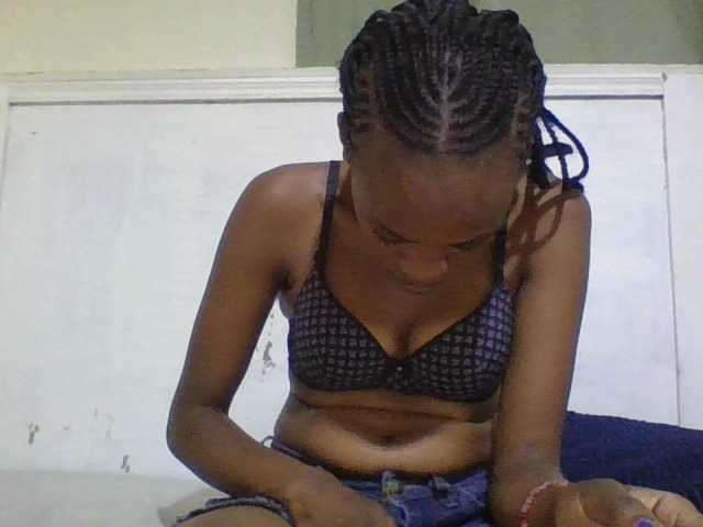 Blackberry83 live cam on BongaCams