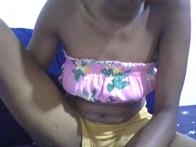 Blackberry83 live cam on BongaCams