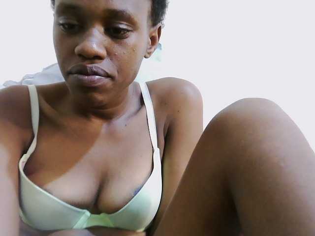 Blackberry83 live cam on BongaCams