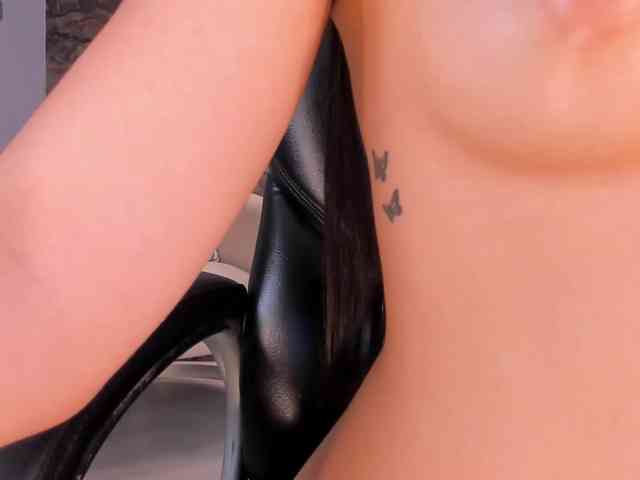 Modelo: CamileDelacroix