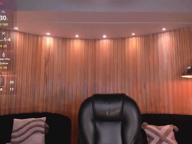 ArianaWest, en directo ahora en BongaCams