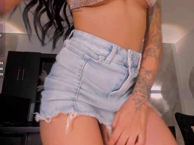 ArianaWest