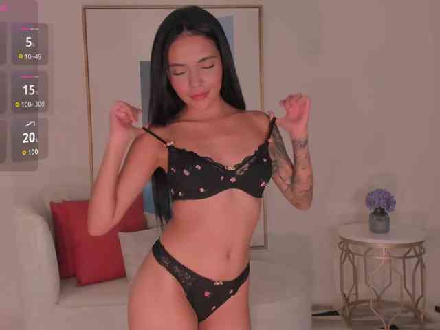 ArianaWest