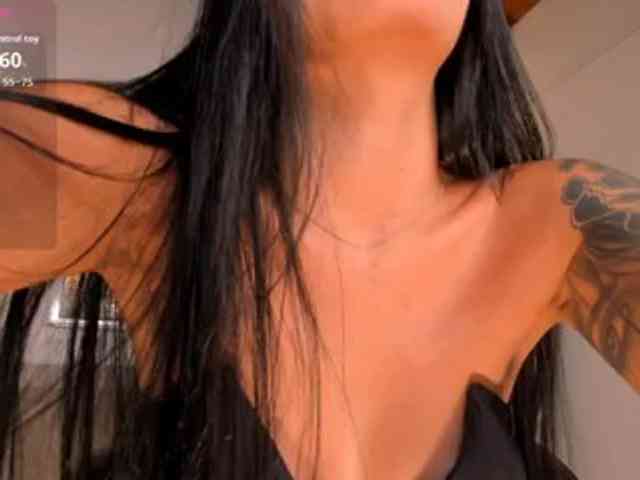 ArianaWest webcam