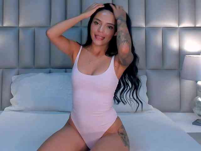 ArianaWest webcam