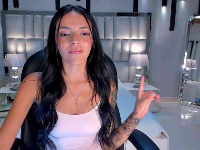 ArianaWest webcam