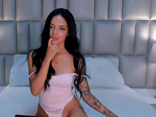 ArianaWest webcam